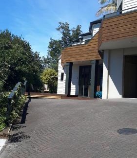 Tauranga Apartment | Pukeko on Bay
