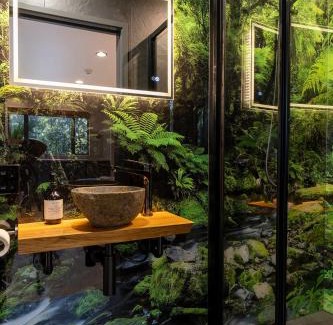 Punakaiki Cabin | Punakaiki Treehouse Limited