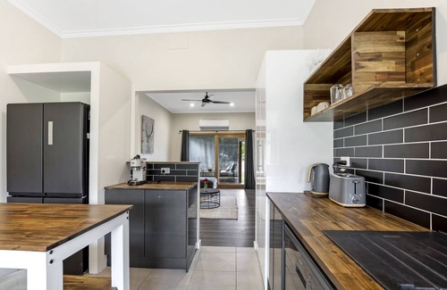Porepunkah Cottage | Punkah Cottage: 3 BR, 1BA Porepunkah, Sleeps 6