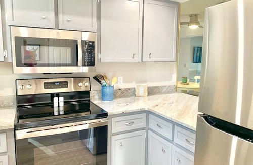Punta Gorda House | Punta Breeze 2-bedroom townhome, pool, boat dock & WiFi in relaxing Punta Gorda