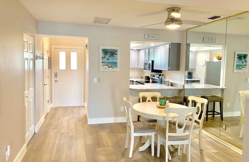 Punta Gorda House | Punta Breeze 2-bedroom townhome, pool, boat dock & WiFi in relaxing Punta Gorda