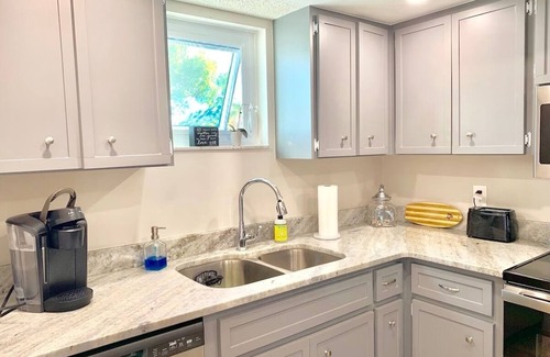 Punta Gorda House | Punta Breeze 2-bedroom townhome, pool, boat dock & WiFi in relaxing Punta Gorda