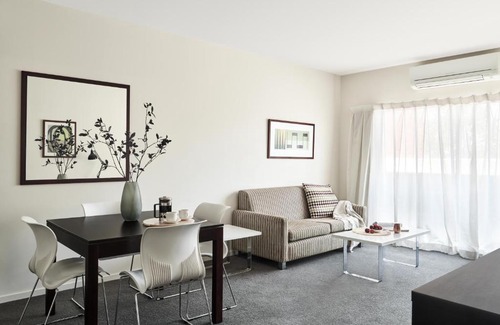 Essendon Apartment | Punthill Essendon