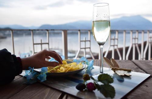 Manerba del Garda Apartment | PURA VIDA APARTMENT, Facing Lake Garda