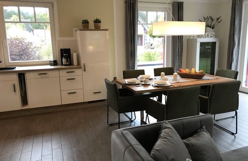 Glowe House | Pure relaxation in a romantic thatched cottage