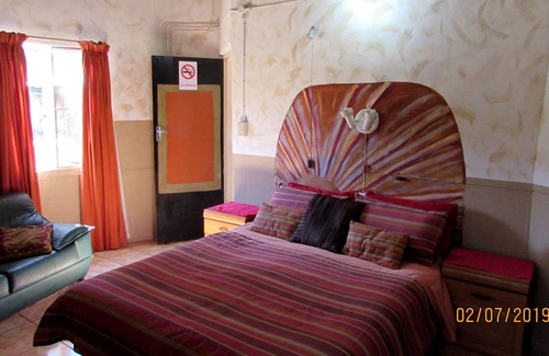 Thorny Bush Game Reserve Ski Chalet | Pure wilderness in Amanzimlotzi Riverside Bush Camp in Limpopo, Kruger Park