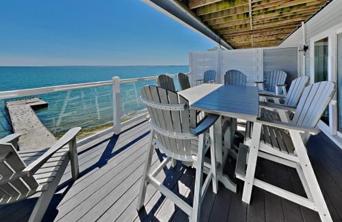 Put-in-Bay House | Put-in-Bay Waterfront Condo #205