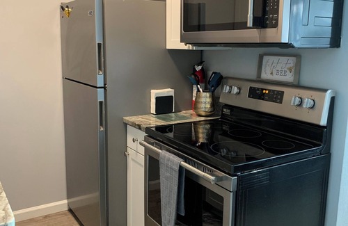 Northeast Virginia Beach Condo | Put your Toes in the Sand - beautiful 1BR condo a block from the oceanfront