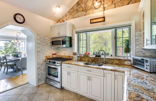 Lake Peekskill Cottage | Putnam Valley Vacation Rental: Patio & Lake Views!