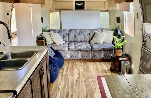 Woodland Park House | PVP56 Vintage 1984 Airstream RV — With Private Hot Tub!