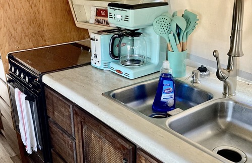 Woodland Park House | PVP56 Vintage 1984 Airstream RV — With Private Hot Tub!