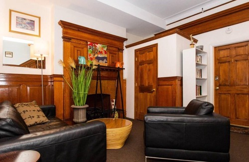Fenway–Kenmore Apartment | Pvt Room, St Mary’s, Fenway, Longwood, Green Line