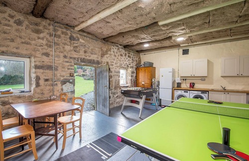 Llanybri Cottage | Pwll Cottage, Holiday Cottage Marros, Sleeps 6, 3 bedrooms, bathrooms