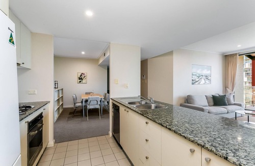 Pyrmont Apartment | Pyrmont - BOW66 - Bowman Street - Spacious 3BR in Jacksons Landing with Balcony, Views Resort Facilities