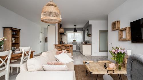 Mokotow Apartment | Qbik Loft Apartments - Mokotów, Sun & Snow