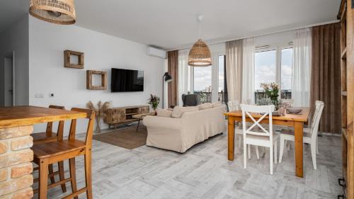 Mokotow Apartment | Qbik Loft Apartments - Mokotów, Sun & Snow