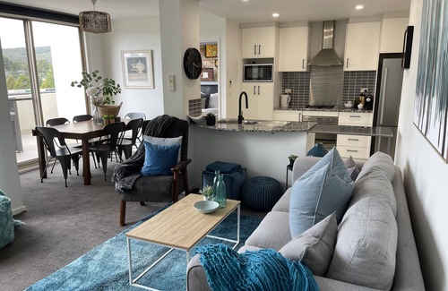 Queanbeyan East Apartment | Qbn Cracker 2B, 2BA, 2 secure carparks