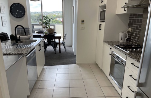 Queanbeyan East Apartment | Qbn Cracker 2B, 2BA, 2 secure carparks
