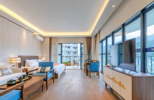 Huizhou Hotel | Qianhai Life Happiness Town - Luofushan Shop