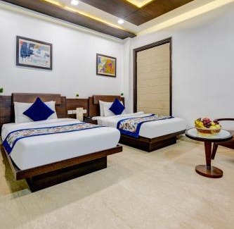 Rajouri Garden Hotel | Qotel Signature Lavish Rajouri Garden New Delhi