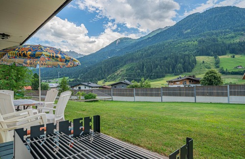 Schonbach House | Quaint house with huge garden in Neukirchen