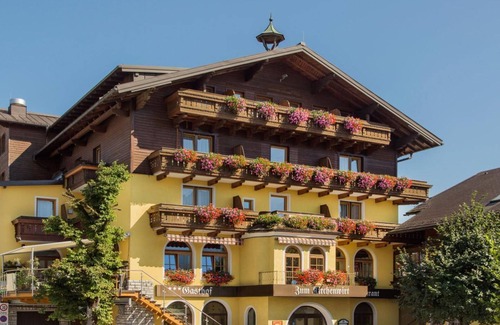 Puch bei Hallein Apartment | Quadruple room with shower od. Bathroom, WC - Kirchenwirt, Hotel Gasthof