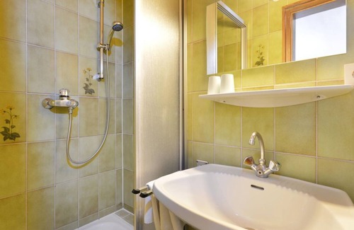 Soell Cottage | Quadruple room with bath, WC - the Christophorus