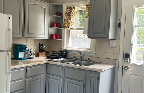 Champaign House | Quaint 2 bed in Champaign