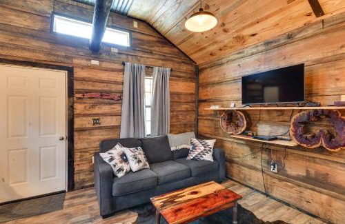 Abbeville Apartment | Quaint Abbeville Cabin Studio with Gas Grill!