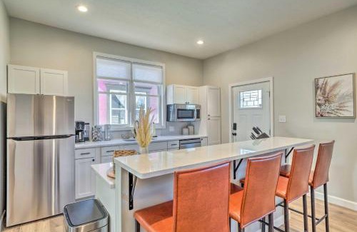Near Eastside House | Quaint and Cozy Indianapolis Getaway with Yard!
