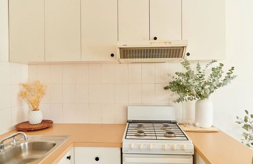 Prahran Apartment | Quaint Apartment Off Chapel Street