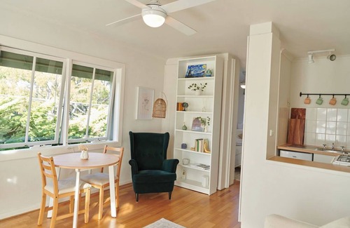 Prahran Apartment | Quaint Apartment Off Chapel Street
