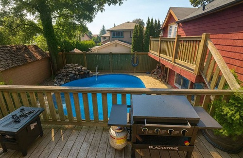 Saanich East Apartment | Quaint Attic Suite w/Pool & Deck Access