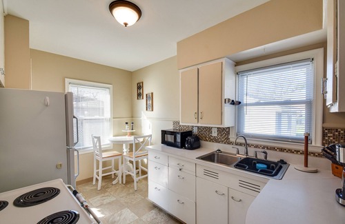 Cedar Rapids House | Quaint Cedar Rapids Home, 4 Mi to Downtown!
