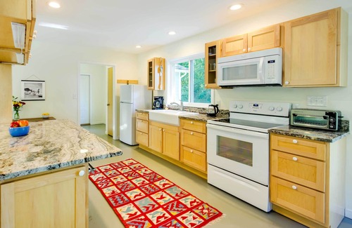 Charlottesville Cottage | Quaint Charlottesville Home < 10 Mi to Dtwn!