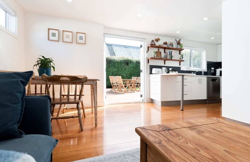 South Launceston House | Quaint Cottage with Character & Charm