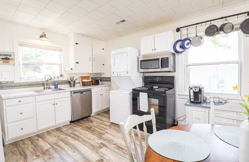 Wilmington Cottage | Quaint cottage style home with large fenced yard.