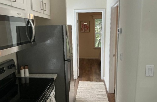 Crystal River Cottage | Quaint cottage tucked away in Crystal River. 1bed/1bath. Close to everything!