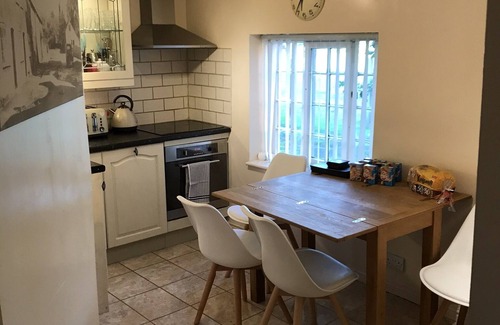 Bottesford House | Quaint cottage with all modern conveniences in quiet village location