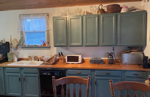 Damascus House | Quaint Country Farm House On 20 Acres, 25 minutes to Bethel Woods (Woodstock)!