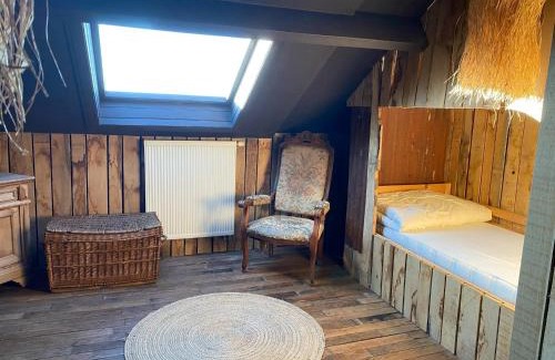 Bievre House | Quaint Holiday Home in Bièvre in the forest