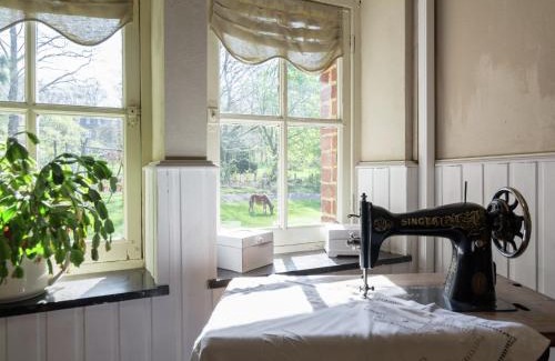 Bievre House | Quaint Holiday Home in Bièvre in the forest