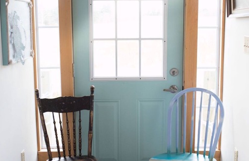 Annapolis Valley Cottage | Quaint house with large deck close to lighthouse on the Bay of Fundy.