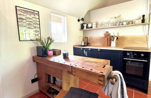 Behrensdorf Cottage | Quaint little thatched house, walking distance to beach