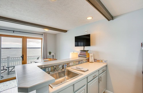 Onekama Condo | Quaint Onekama Condo: Walk to Portage Lake!