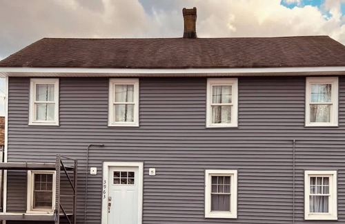 Cliffwood House | Quaint Renovated Single Family