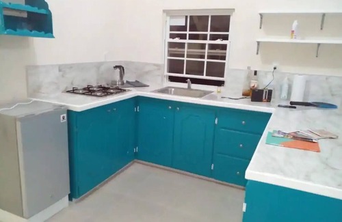 Fitts Village Apartment | Quaint self contained apartment, located 5mins away from the beach.