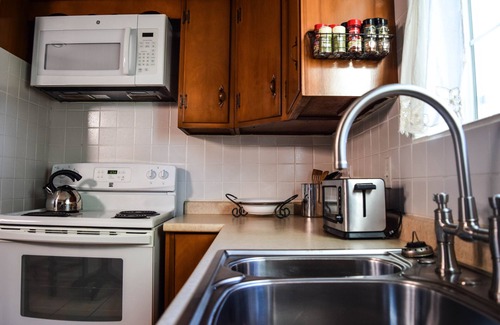Hilton Cottage | Quaint Vacation Rental- Peaceful Cottage by Lake Ontario, Rochester, Hilton, NY