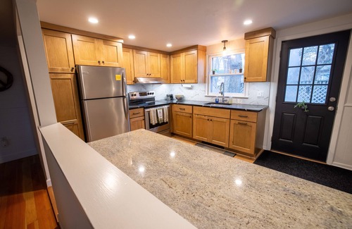 White Bear Lake Cottage | Quaint WBL Cottage - 2 Blocks from Historic Downtown