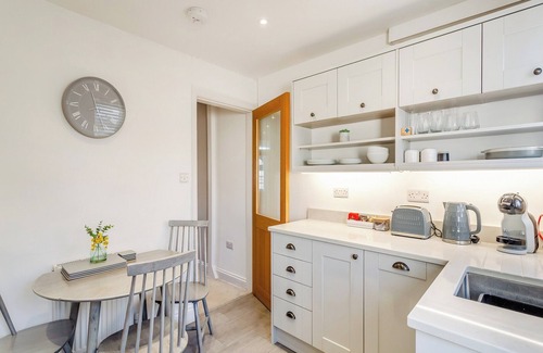 Harrogate Cottage | Quaint Yorkshire retreat, perfect for couples, friends, or small families.